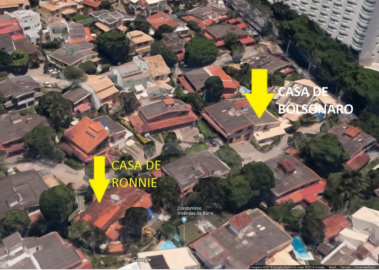 Bolsonaro e Lessa, acusado de matar a vereadora Mariele Franco, preso nesta terça-feira, 12, são vizinhos; polícia diz que filho mais novo do presidente já namorou a filha do suspeito da morte da vereadora Bolsonaro e Lessa, acusado de matar a vereadora Mariele Franco, preso nesta terça-feira, 12, são vizinhos; polícia diz que filho mais novo do presidente já namorou a filha do suspeito da morte da vereadora